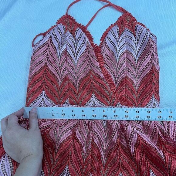 Dress The Population Brigitte Chevron Lace Romper Pink Sz M Women’s - Picture 6 of 9